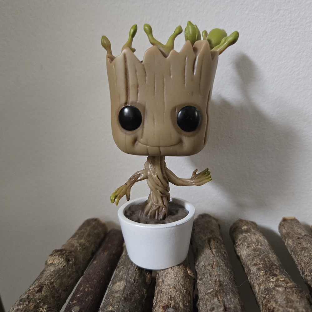 Funko Pop! Marvel Guardians of the Galaxy Dancing Groot Vinyl Figure
